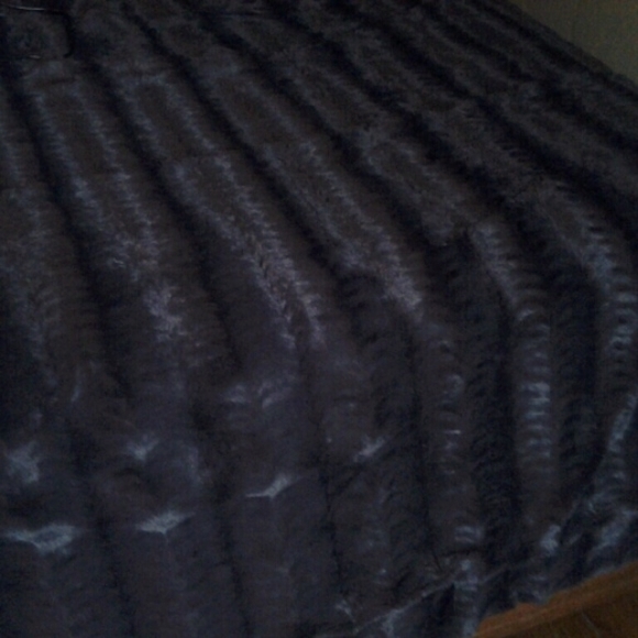 Soft KING Size Bed /Oversized Queen Neutral Dark Brown Faux Fur Blanket New - Picture 8 of 13